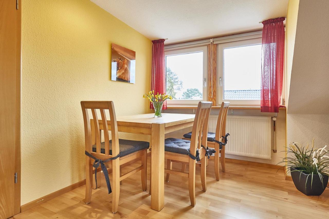 Ferienwohnung Raffael 100 Qm, 2 Grosse Betten Im Wohnzimmer Куксхафен Экстерьер фото